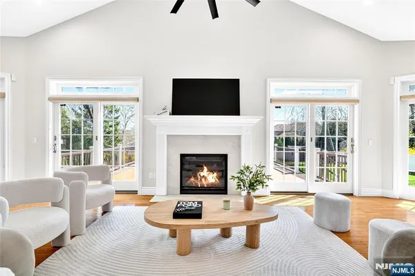$2,188,000 | 125 East Gramercy Place, Glen Rock, NJ 07452