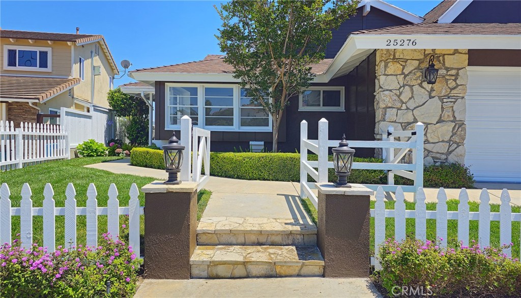 25276 Barque Way Dana Point, CA 92629 - Photo 5 of 61 a front view of a house with garden