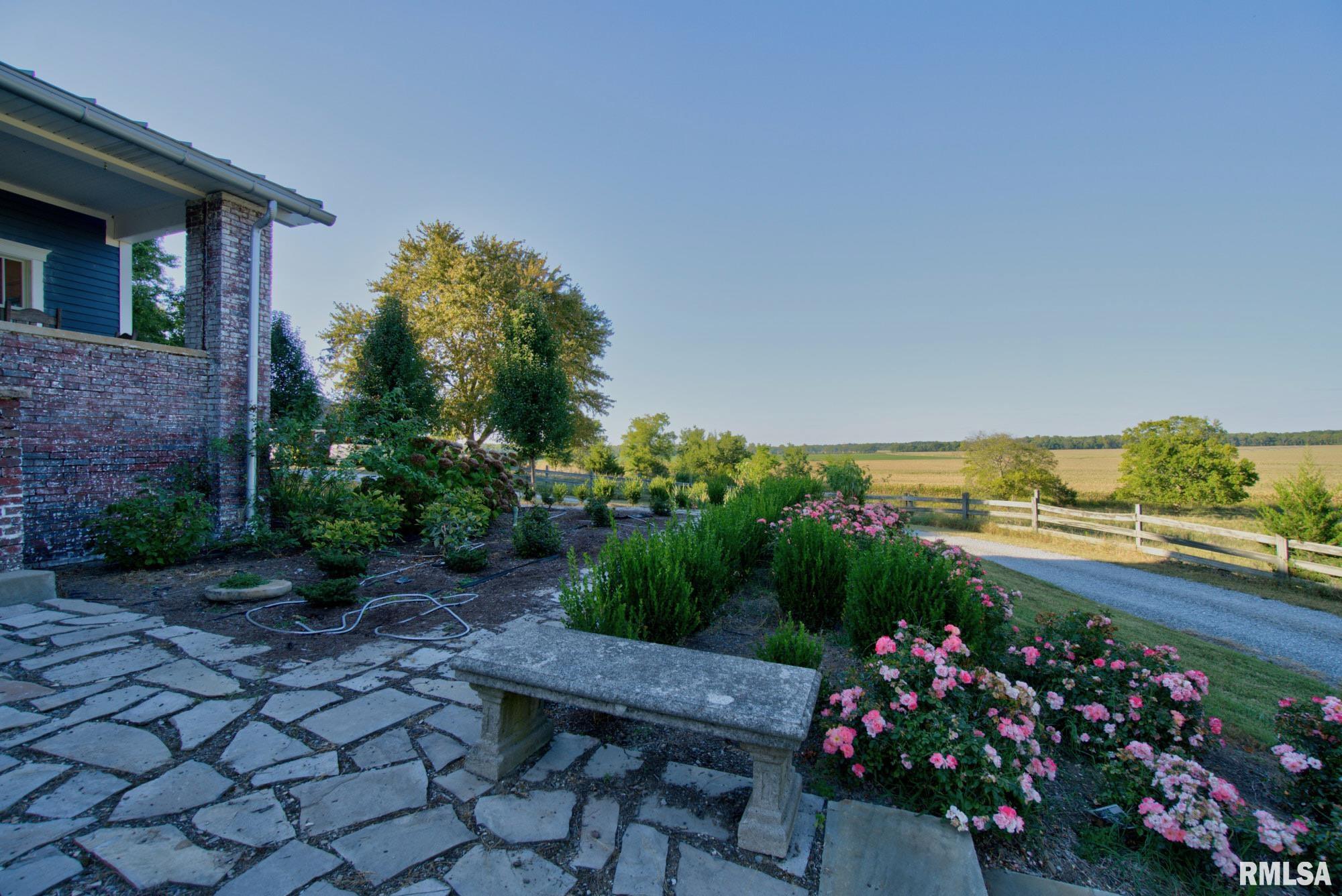 2021 Oglesby Road Harrisburg, IL 62946 - Photo 12 of 87