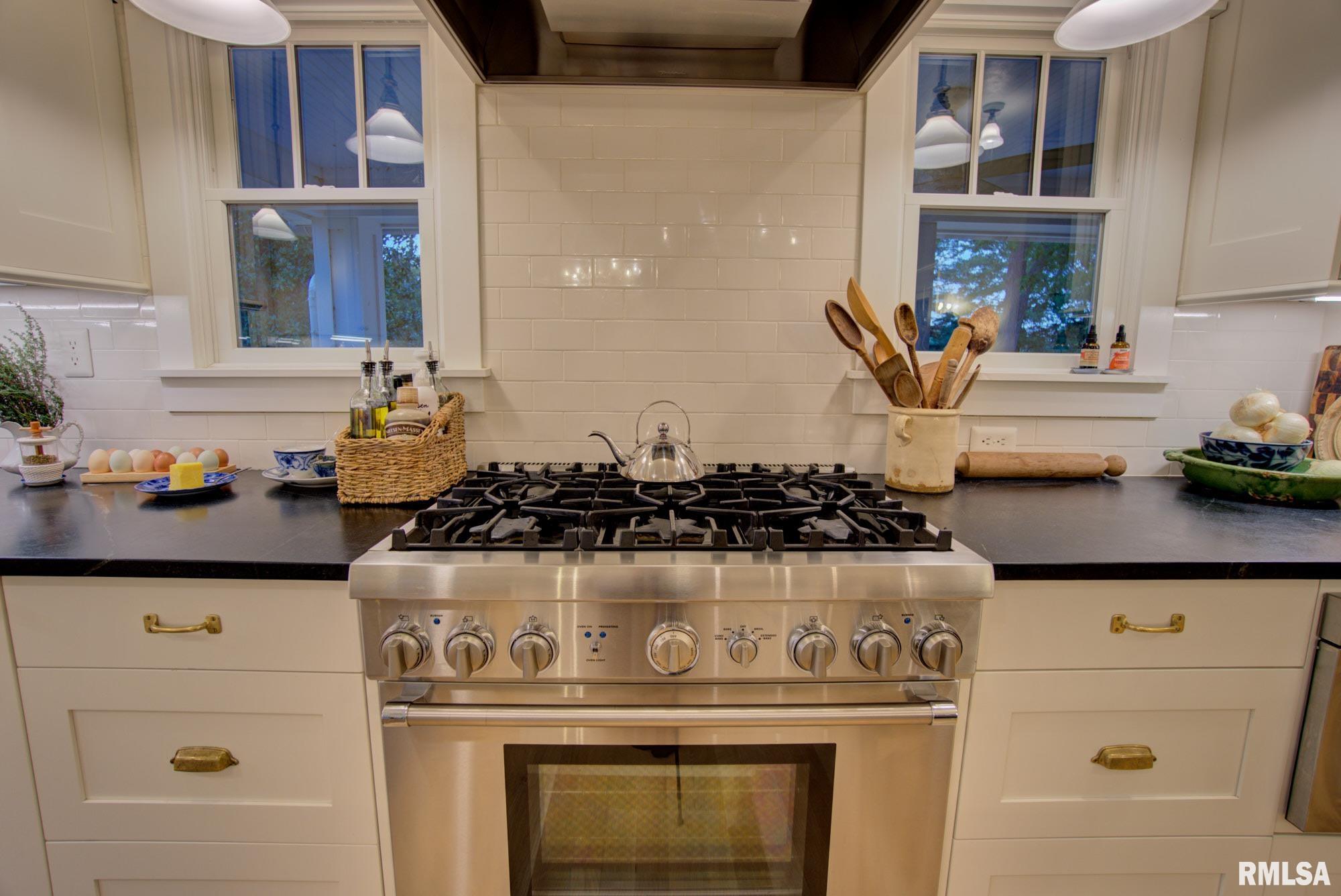 2021 Oglesby Road Harrisburg, IL 62946 - Photo 32 of 87