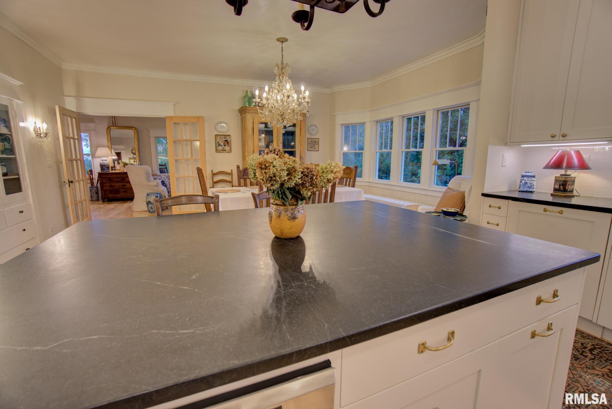 2021 Oglesby Road Harrisburg, IL 62946 - Photo 34 of 87