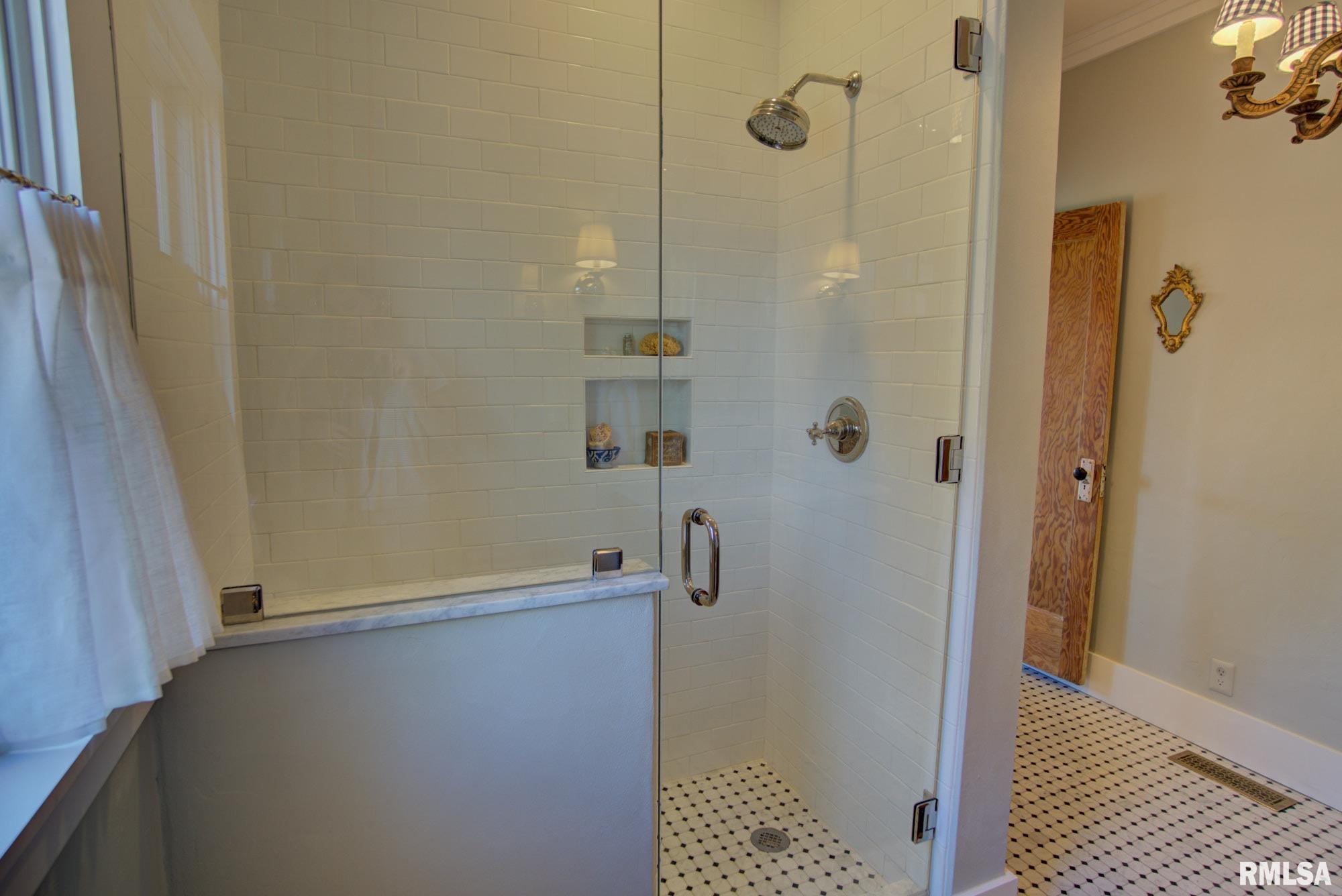 2021 Oglesby Road Harrisburg, IL 62946 - Photo 43 of 87