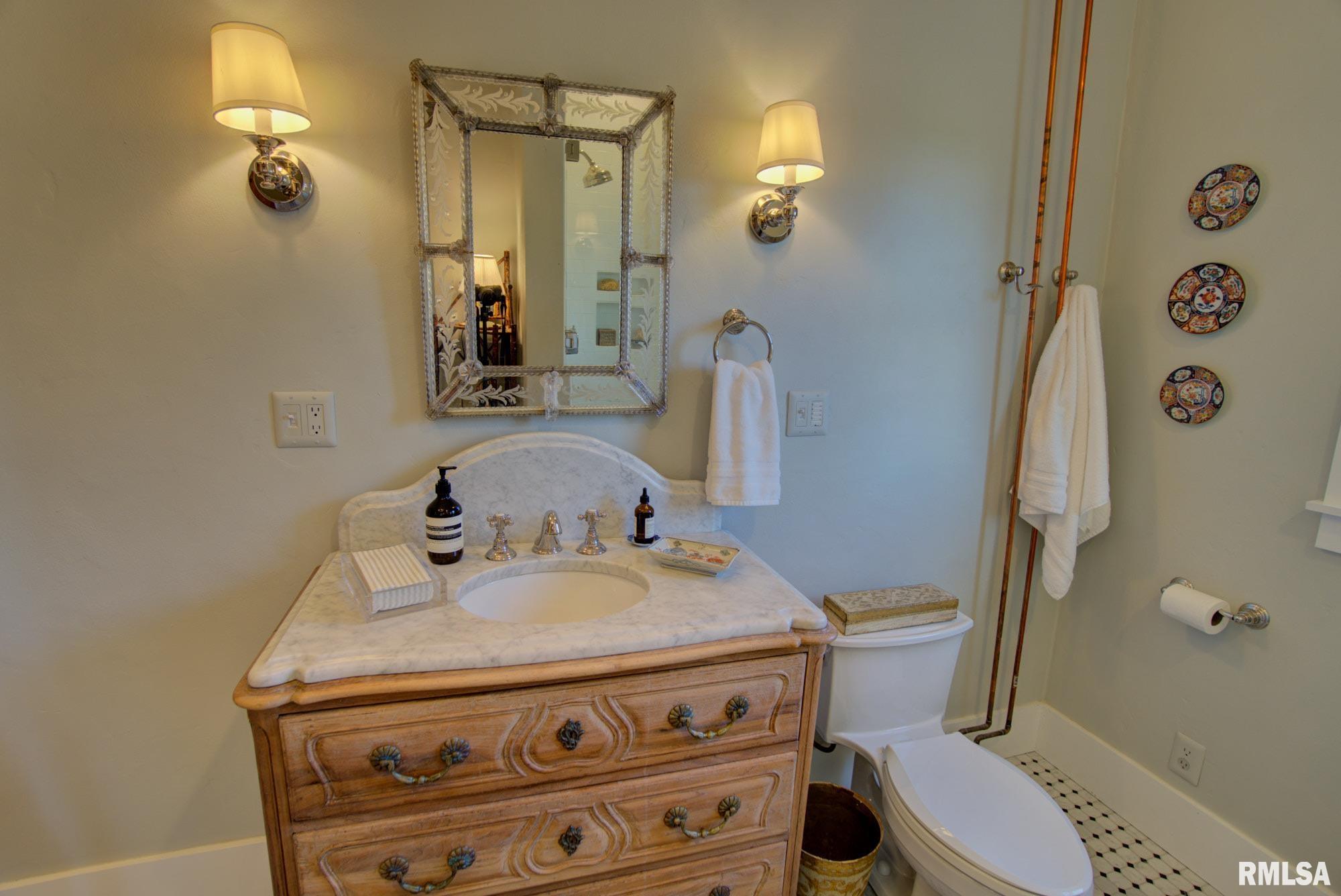 2021 Oglesby Road Harrisburg, IL 62946 - Photo 44 of 87