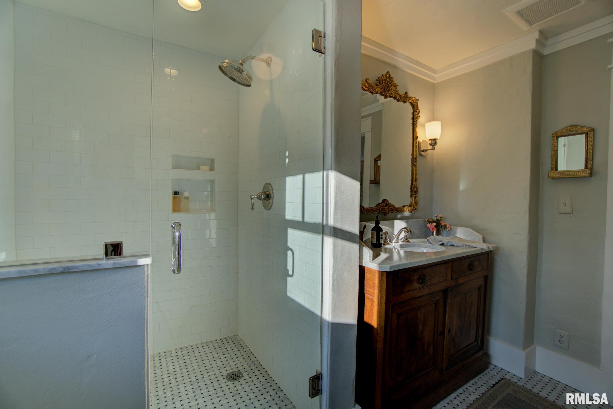 2021 Oglesby Road Harrisburg, IL 62946 - Photo 57 of 87