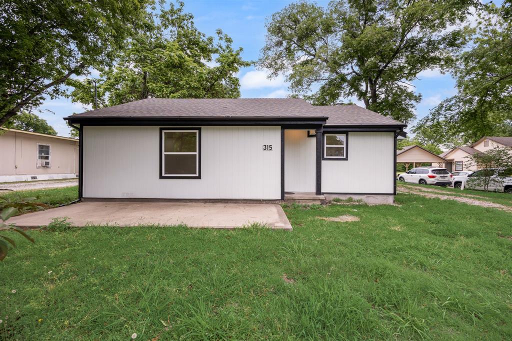 315 South Business Highway 78 Blue Ridge, TX 75424 - Photo 28 of 28 a backyard of a house with lots of green space