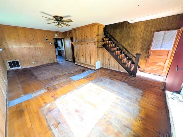 $55,000 | 1607 6th Street East, Ashland, WI 54806