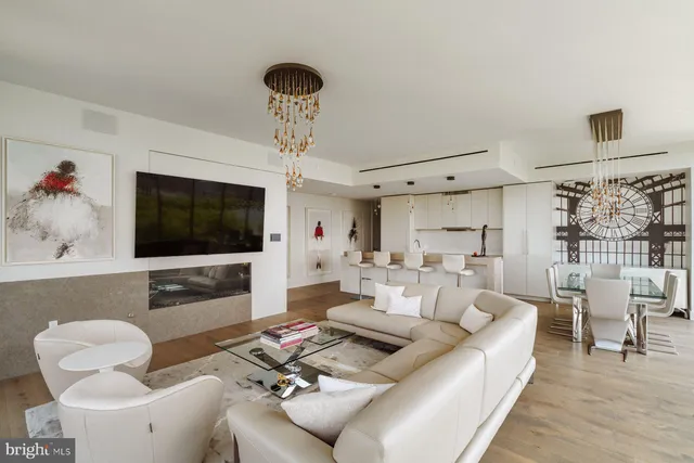 $2,950,000 | 2100 Hamilton Street, Unit 6A, Philadelphia, PA 19130