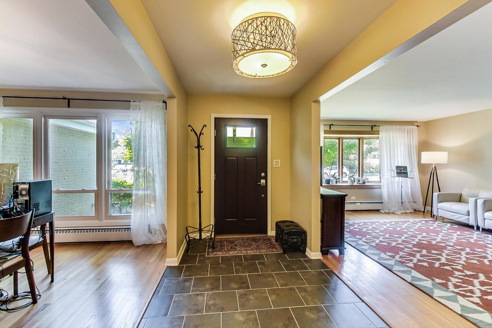 1663 Longvalley Drive Northbrook, IL 60062 - Photo 2 of 30