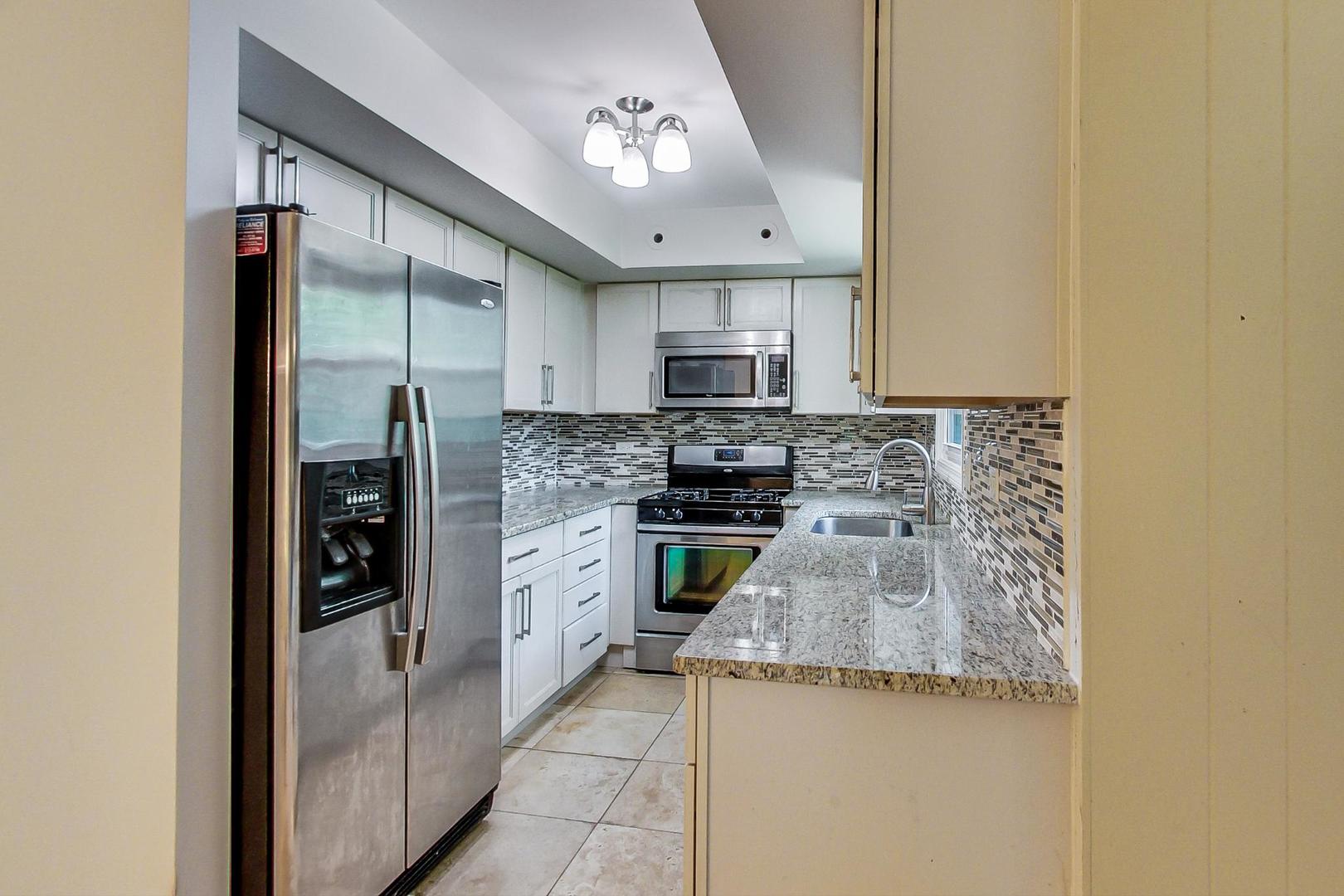 1663 Longvalley Drive Northbrook, IL 60062 - Photo 8 of 30