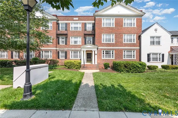 $1,980 | 24 West Lock Lane, Unit 1, Richmond, VA 23226