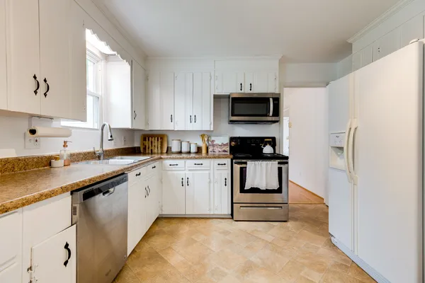 $2,650 | 2826 Twin Lawn Drive, Nashville, TN 37214