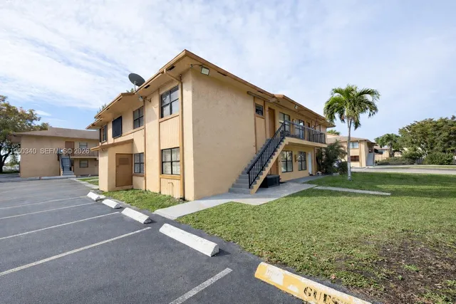 $285,000 | 2530 West 67th Place, Unit 1229, Hialeah, FL 33016