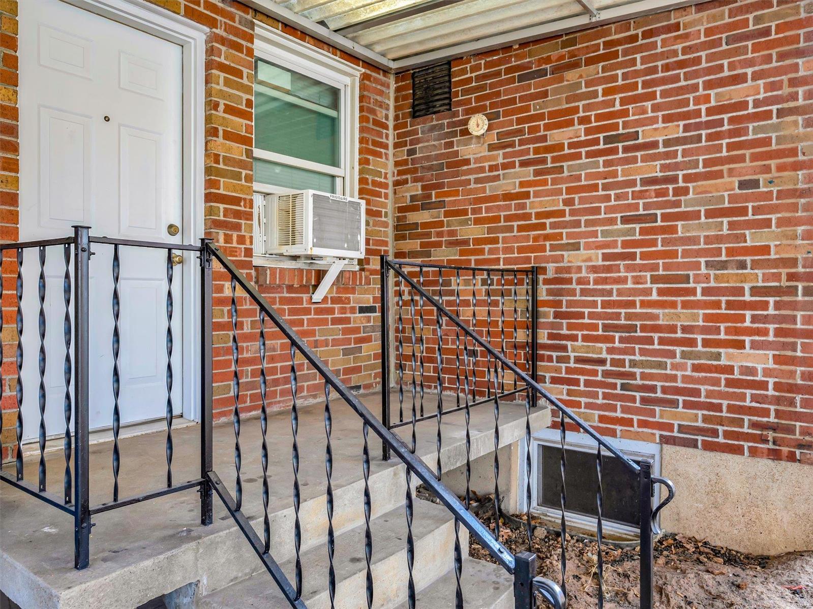 6003 Heege Road St. Louis, MO 63123 - Photo 6 of 28 Gallery Image 6