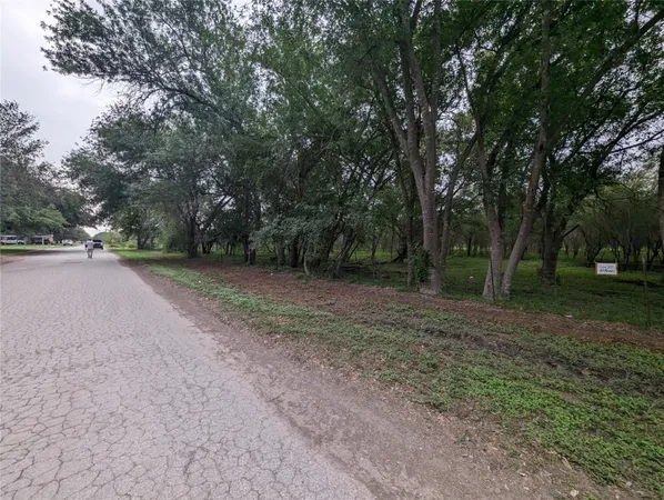 $118,000 | Lot 27-28 10th Street, Premont, TX 78375