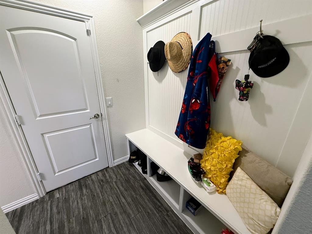 1109 Pinnacle Ridge Road Fort Worth, TX 76052 - Photo 36 of 40 a walk in closet