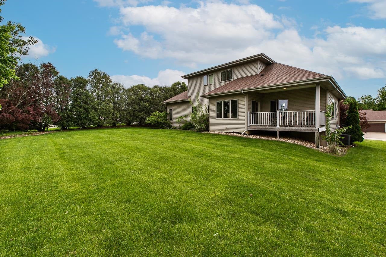 2120 Crown Point Road Dubuque, IA 52002 - Photo 43 of 44 Gallery Image 43