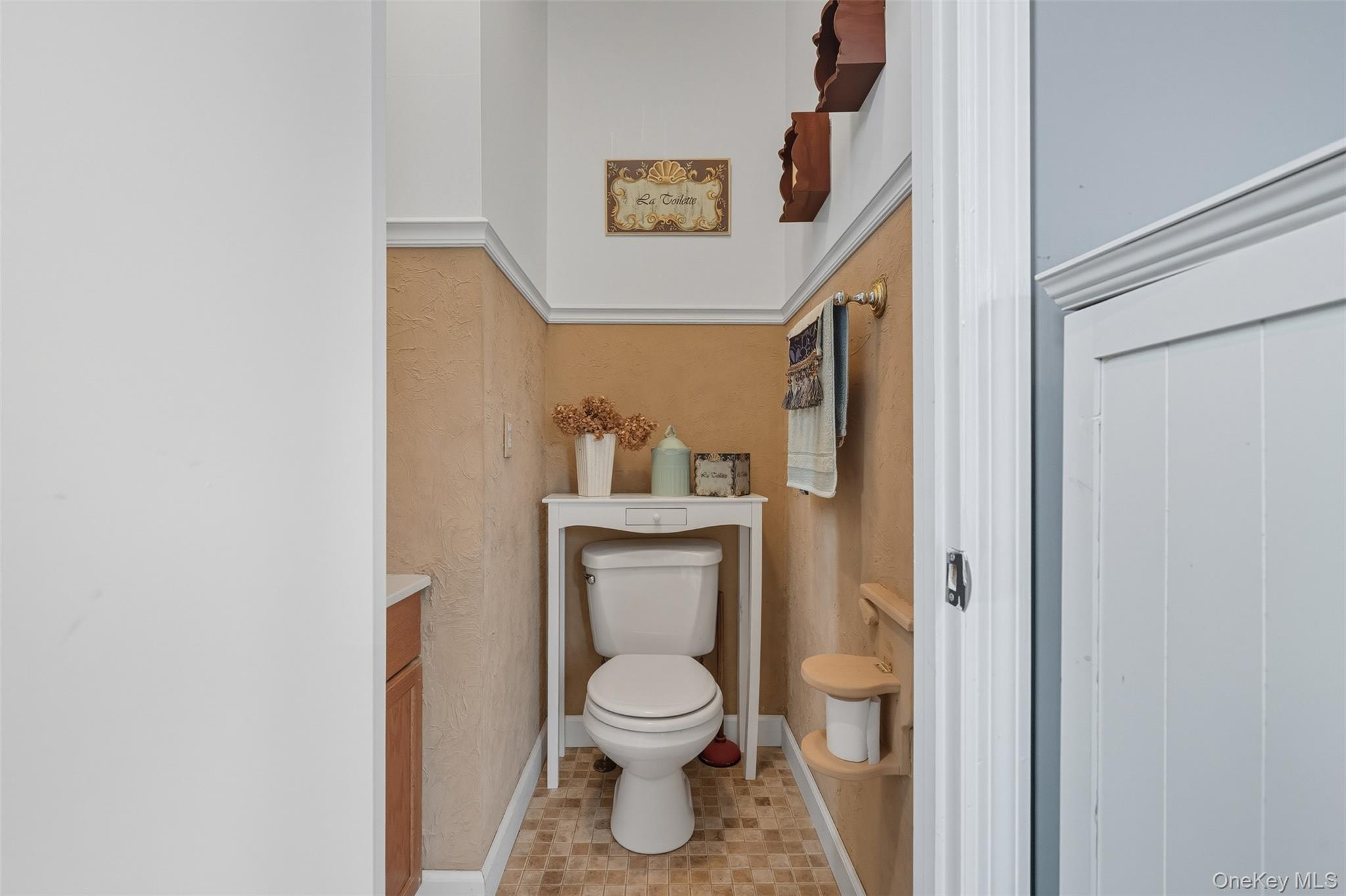 2747 Larkspur Street Yorktown Heights, NY 10598 - Photo 20 of 32 a bathroom with a toilet and a sink