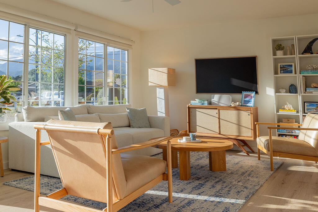1430 Linhere Drive Carpinteria, CA 93013 - Photo 3 of 34 a living room with furniture and a flat screen tv