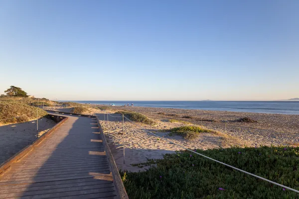 $1,775,000 | 1430 Linhere Drive, Carpinteria, CA 93013