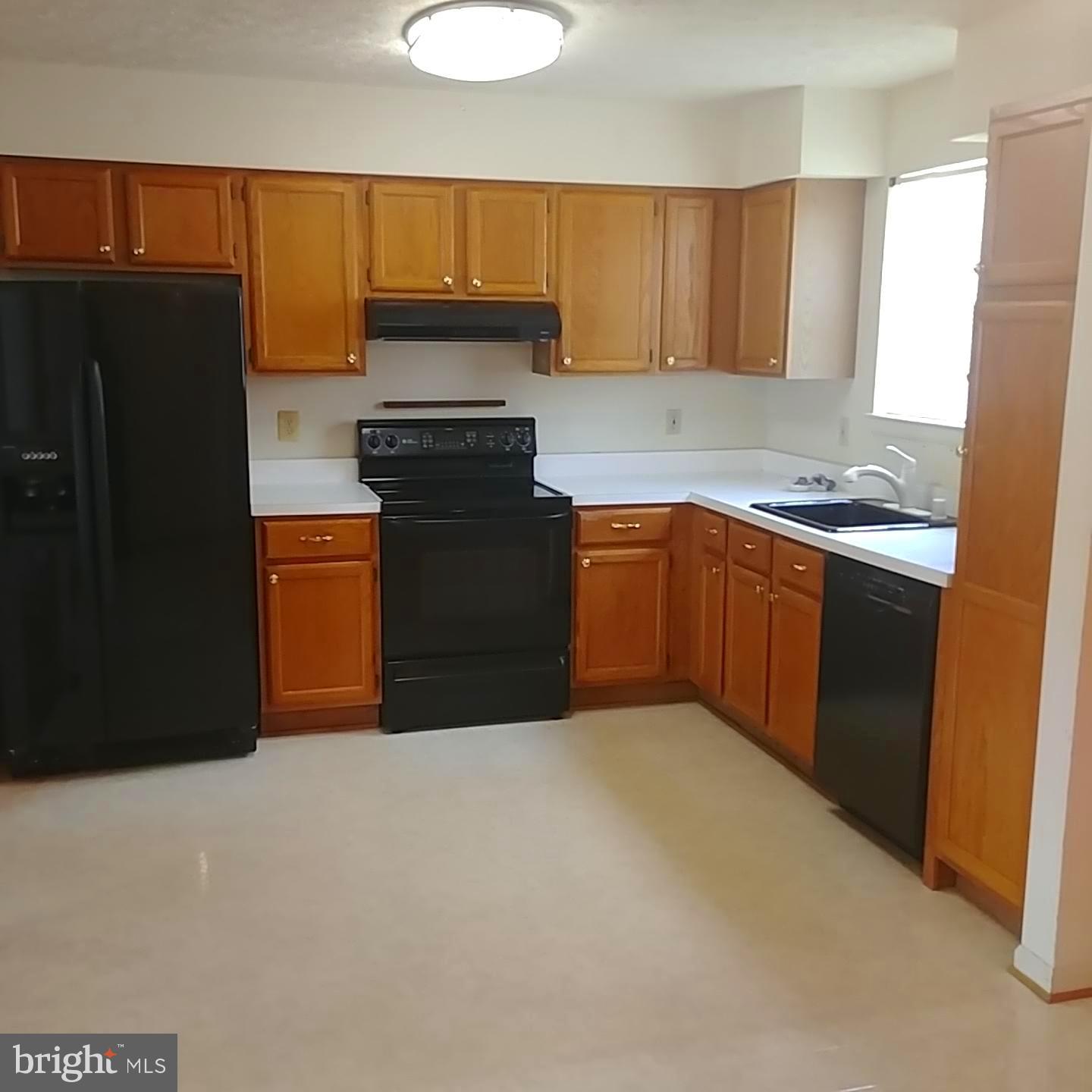 2008 Riding Crop Way Baltimore, MD 21244 - Photo 2 of 15 Kitchen