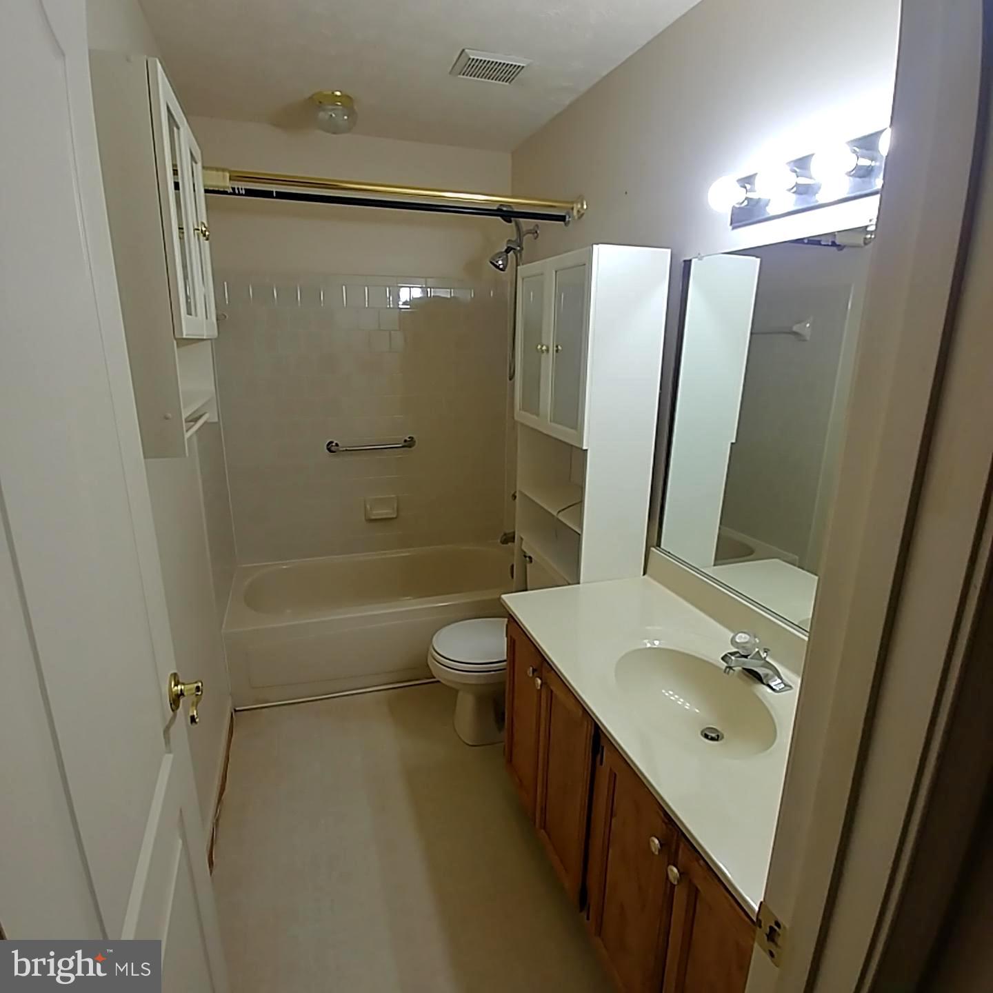 2008 Riding Crop Way Baltimore, MD 21244 - Photo 8 of 15 Full Bath