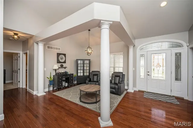 $689,900 | 628 Tanya Ct Drive, St. Louis, MO 63129