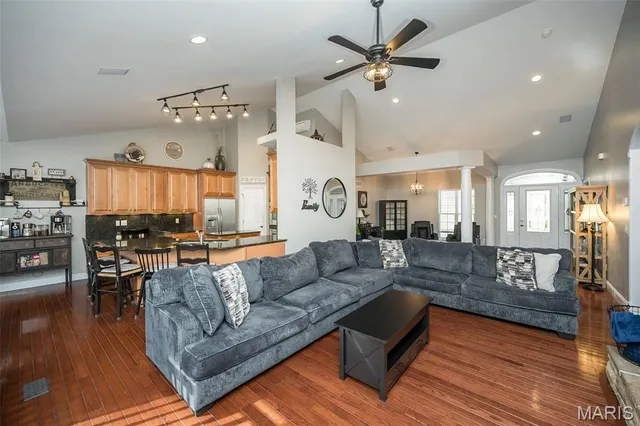 $689,900 | 628 Tanya Ct Drive, St. Louis, MO 63129