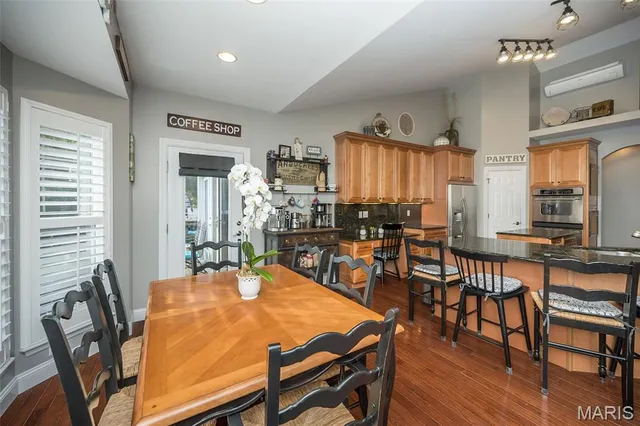 $689,900 | 628 Tanya Ct Drive, St. Louis, MO 63129