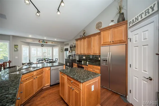 $689,900 | 628 Tanya Ct Drive, St. Louis, MO 63129