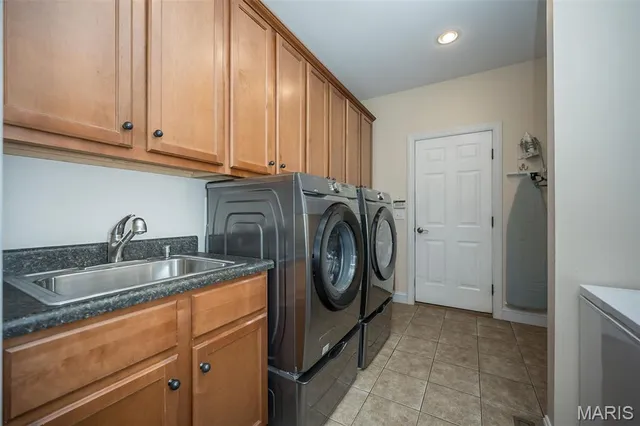 $689,900 | 628 Tanya Ct Drive, St. Louis, MO 63129