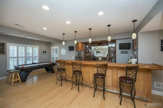 $689,900 | 628 Tanya Ct Drive, St. Louis, MO 63129