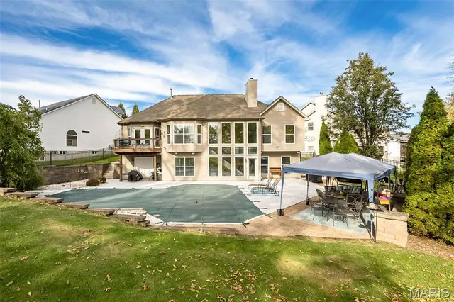 $689,900 | 628 Tanya Ct Drive, St. Louis, MO 63129