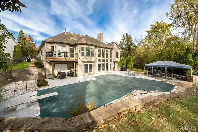 $689,900 | 628 Tanya Ct Drive, St. Louis, MO 63129