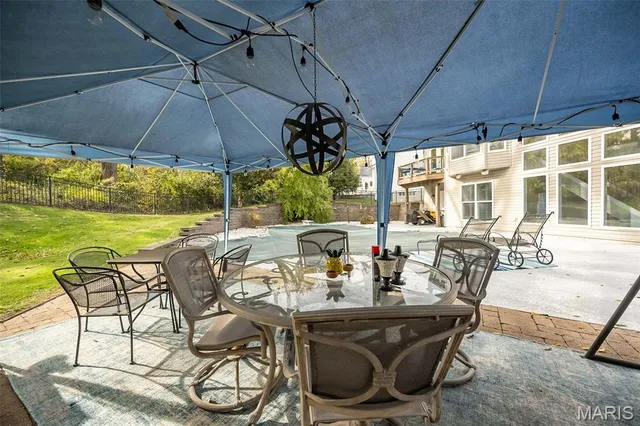 $689,900 | 628 Tanya Ct Drive, St. Louis, MO 63129