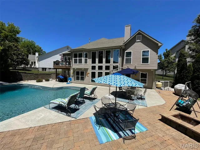 $689,900 | 628 Tanya Ct Drive, St. Louis, MO 63129