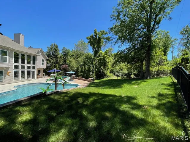 $689,900 | 628 Tanya Ct Drive, St. Louis, MO 63129