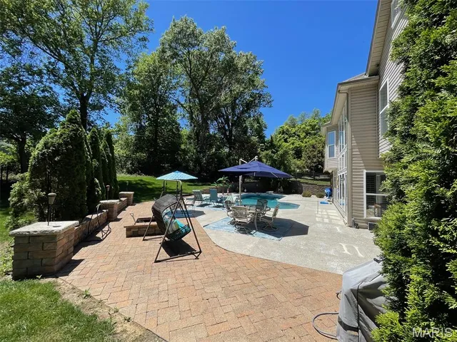 $689,900 | 628 Tanya Ct Drive, St. Louis, MO 63129