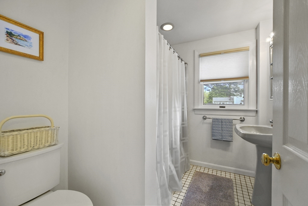 20 Moynihan Road Hamilton, MA 01982 - Photo 14 of 35 Gallery Image 14