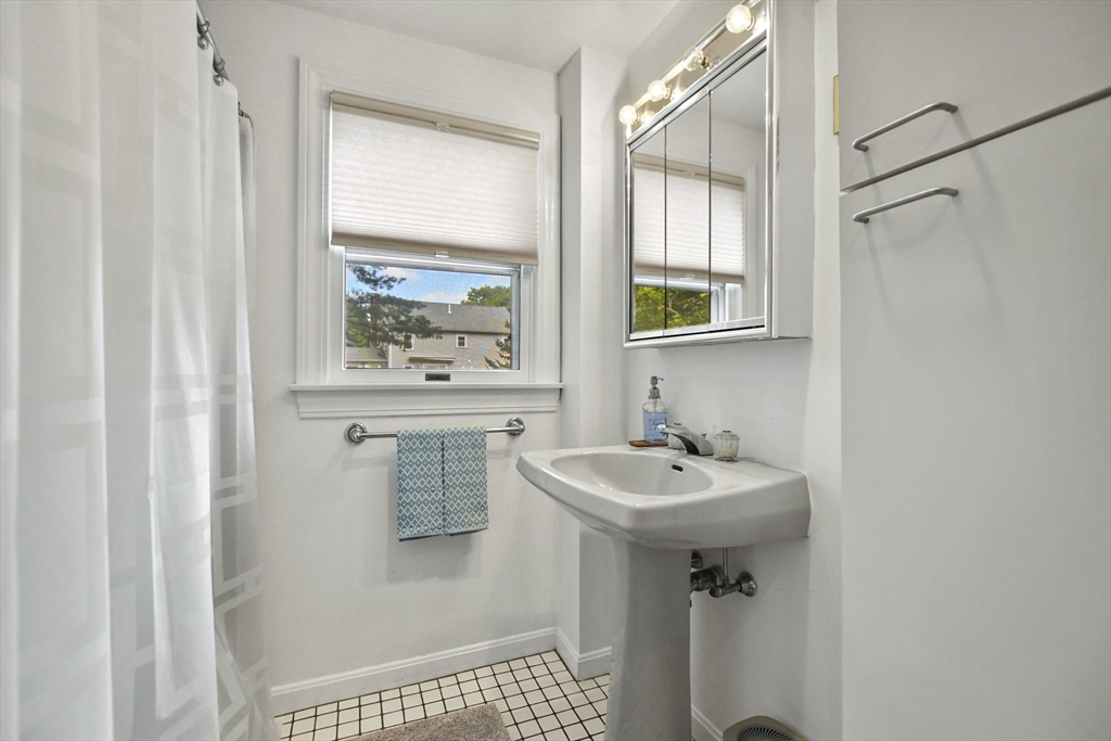 20 Moynihan Road Hamilton, MA 01982 - Photo 15 of 35 Gallery Image 15