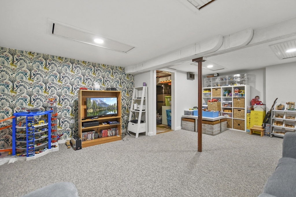 20 Moynihan Road Hamilton, MA 01982 - Photo 28 of 35 Gallery Image 28