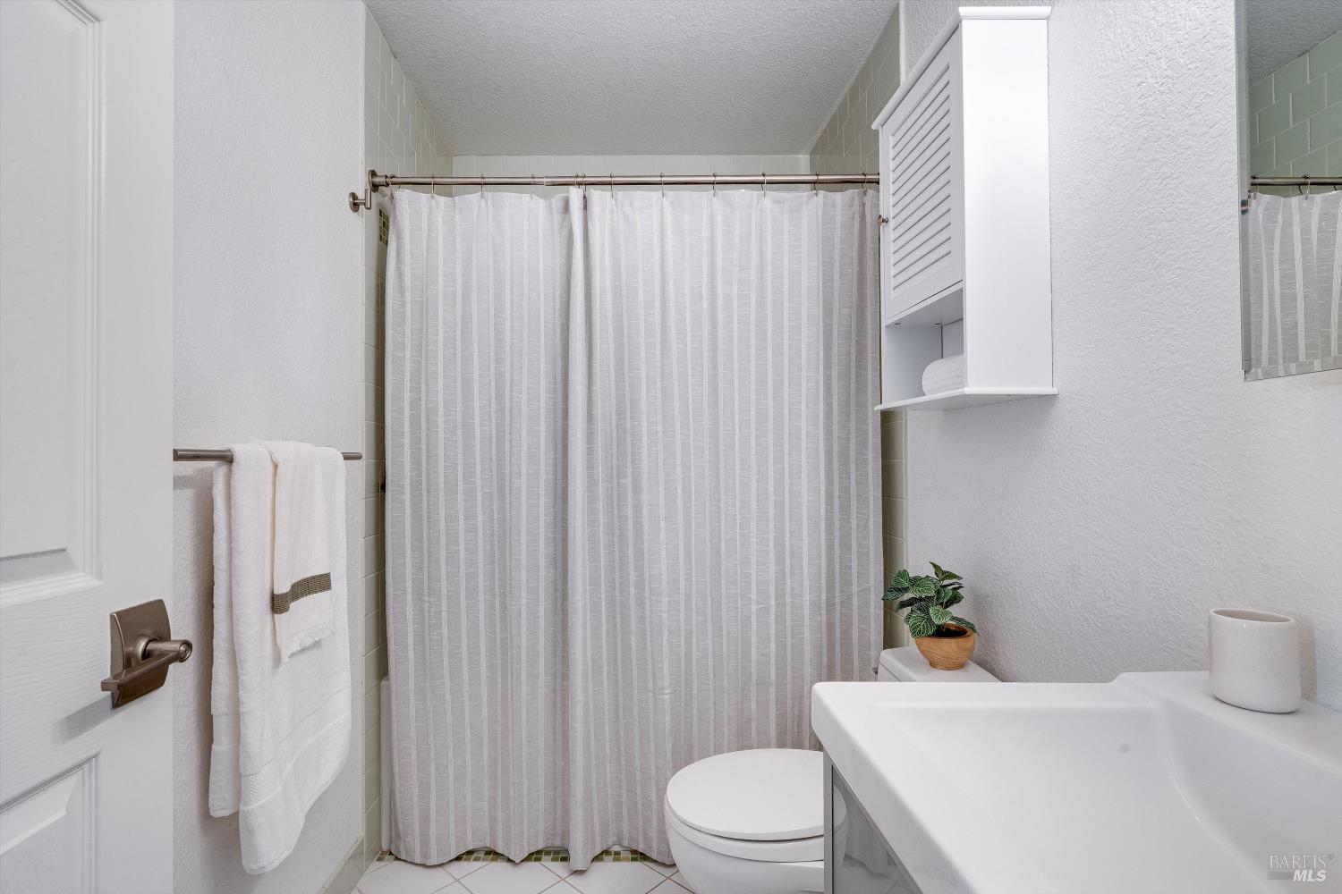 30 Fredrick Drive Rohnert Park, CA 94928 - Photo 35 of 41 Updated bathroom with shower/tub combo