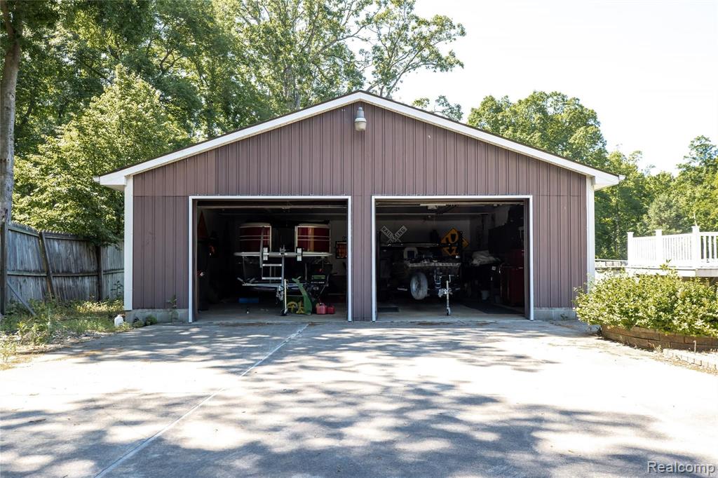 3496 Hazelton Avenue Rochester Hills, MI 48307 - Photo 12 of 35