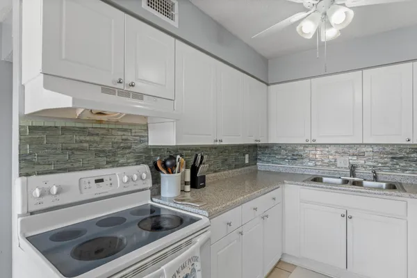 $184,900 | 210 Pelham Road, Unit 220A, Fort Walton Beach, FL 32547
