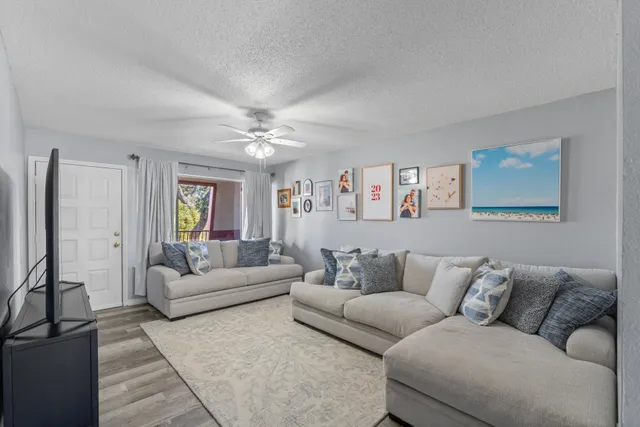 $184,900 | 210 Pelham Road, Unit 220A, Fort Walton Beach, FL 32547