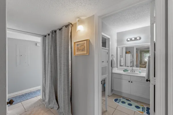 $184,900 | 210 Pelham Road, Unit 220A, Fort Walton Beach, FL 32547