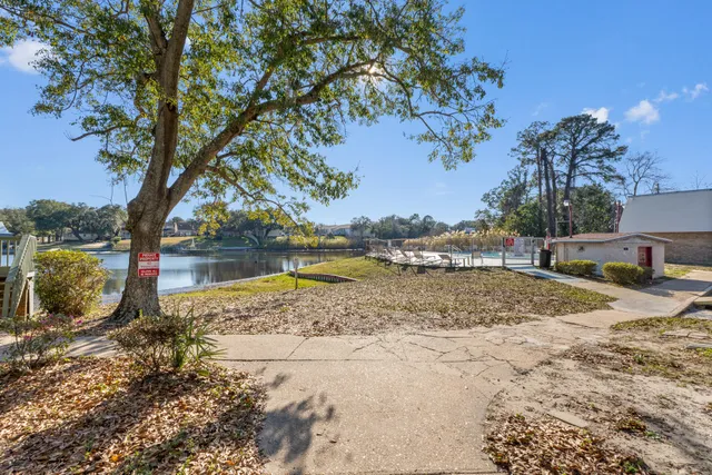$184,900 | 210 Pelham Road, Unit 220A, Fort Walton Beach, FL 32547