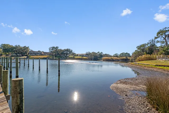 $184,900 | 210 Pelham Road, Unit 220A, Fort Walton Beach, FL 32547