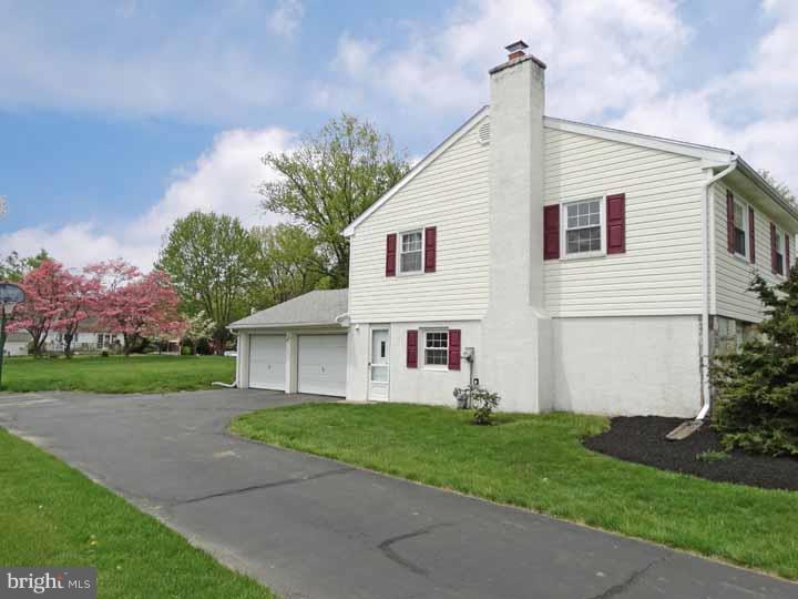 1623 Dublin Road Dresher, PA 19025 - Photo 18 of 21 Exterior Side