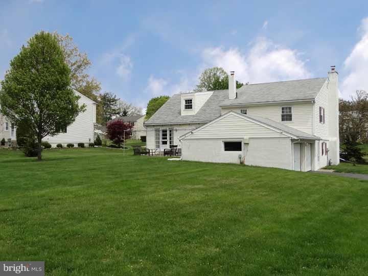 1623 Dublin Road Dresher, PA 19025 - Photo 19 of 21 Exterior Back
