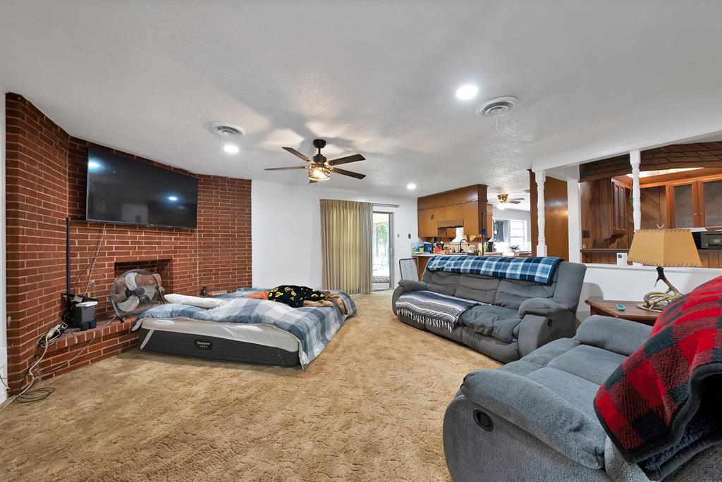 305 West Bethesda Road Burleson, TX 76028 - Photo 6 of 26